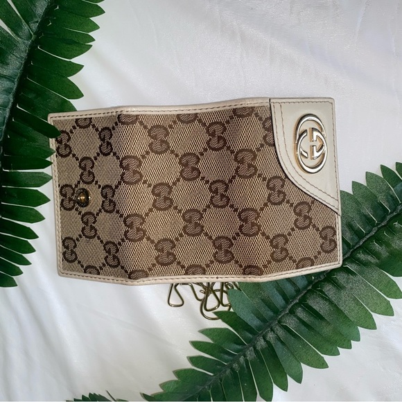 Gucci Monogram 6 Key Ring Holder in Pristine Condition - Picture 2 of 6
